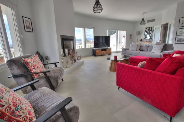 5 bedroom Villa for sale in Mijas with pool garage - € 1,449,000 (Ref: 8936466)