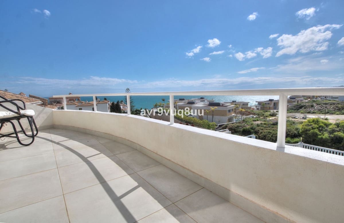 5 bedroom Villa for sale in Mijas with pool garage - € 1,449,000 (Ref: 8936466)