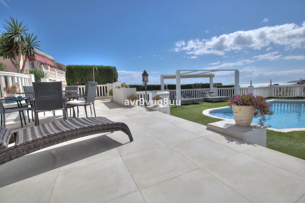 5 bedroom Villa for sale in Mijas with pool garage - € 1,449,000 (Ref: 8936466)