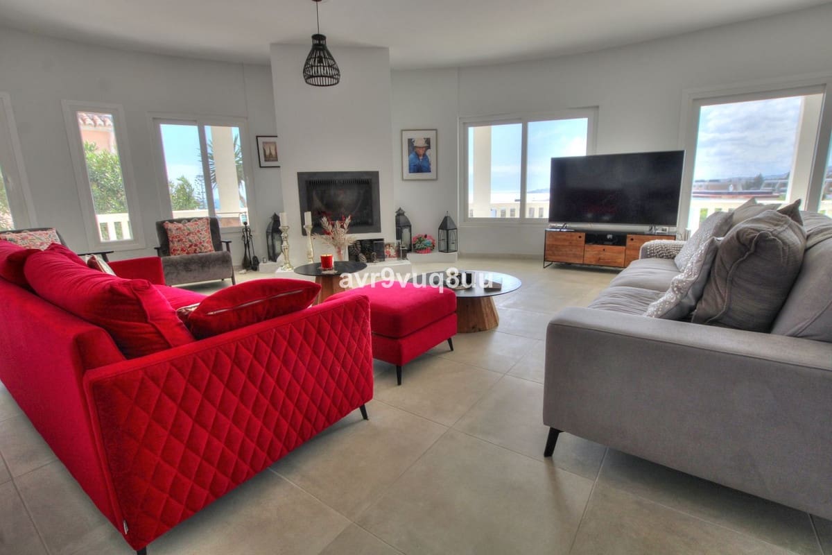 5 bedroom Villa for sale in Mijas with pool garage - € 1,449,000 (Ref: 8936466)