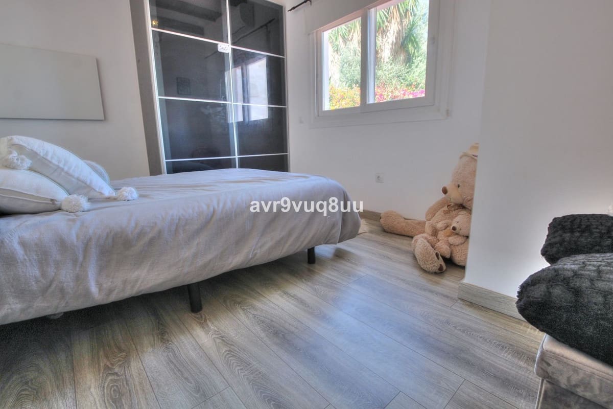 5 bedroom Villa for sale in Mijas with pool garage - € 1,449,000 (Ref: 8936466)