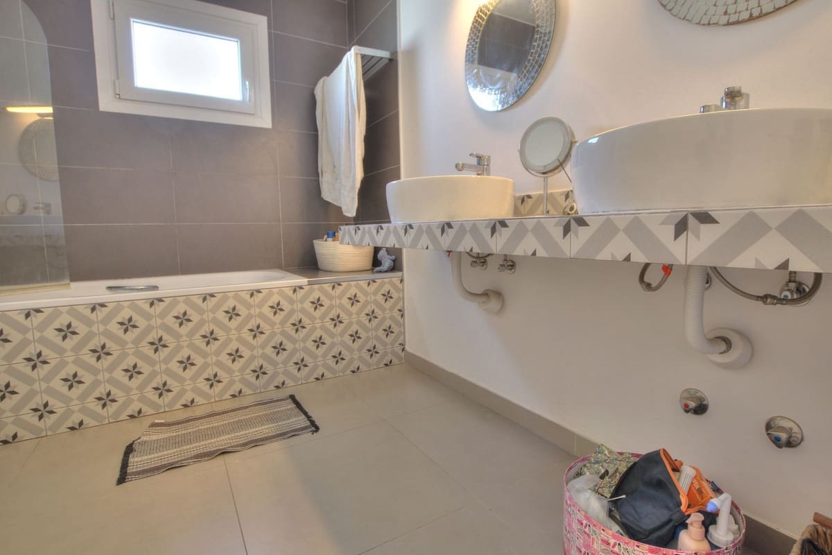 5 sypialnia Willa na sprzedaż w Mijas z basenem garażem - 1 399 999 € (Ref: 8936466)