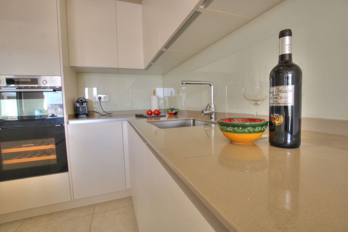 3 bedroom Penthouse for sale in La Cala de Mijas with pool garage - € 795,000 (Ref: 8949543)