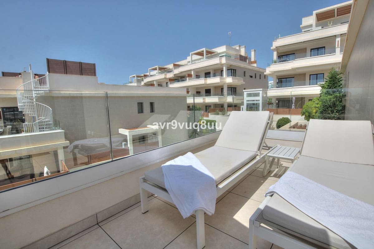 3 soverom Penthouse til salgs i La Cala de Mijas med svømmebasseng garasje - € 795 000 (Ref: 8949543)