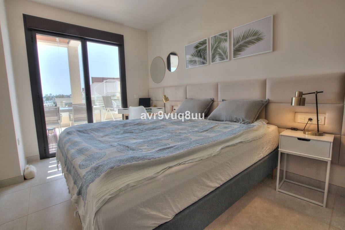 3 soverom Penthouse til salgs i La Cala de Mijas med svømmebasseng garasje - € 795 000 (Ref: 8949543)