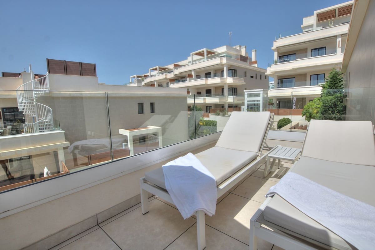 3 slaapkamer Penthouse te koop in La Cala de Mijas met zwembad garage - € 795.000 (Ref: 8949543)