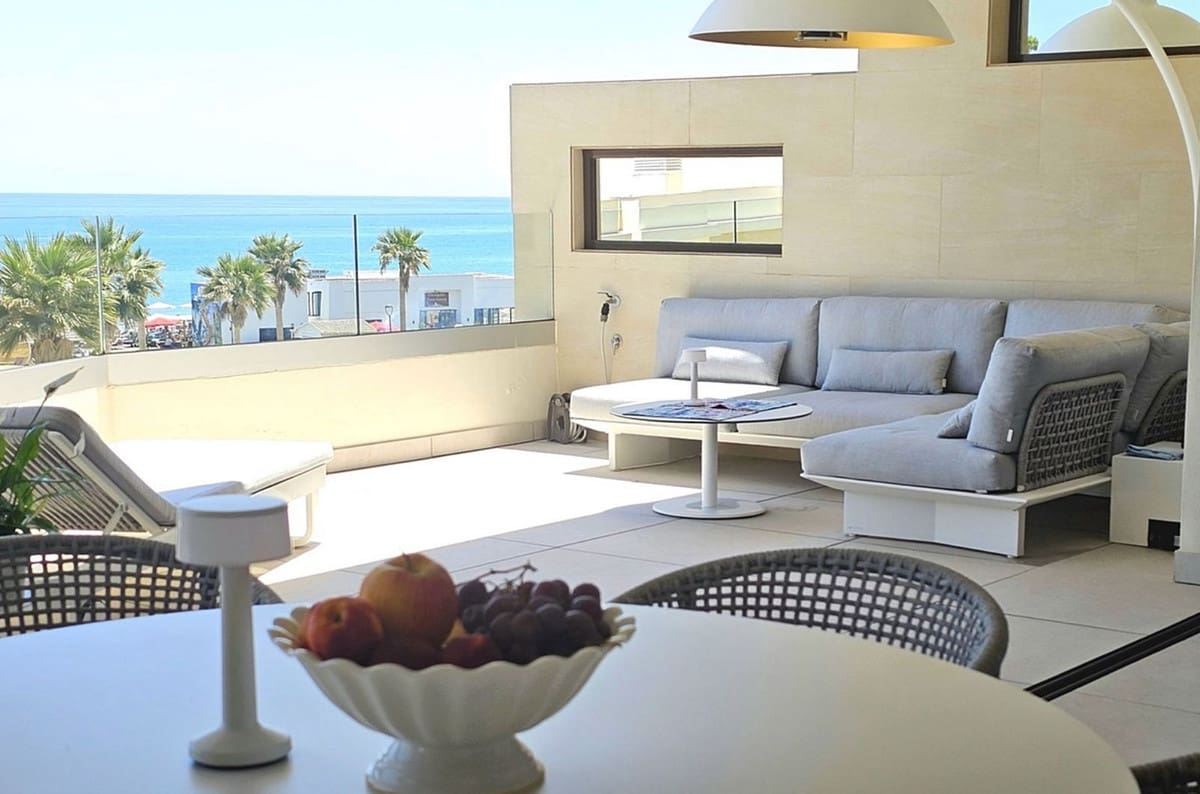 2 bedroom Apartment for sale in Estepona with pool - € 1,500,000 (Ref: 8990223)