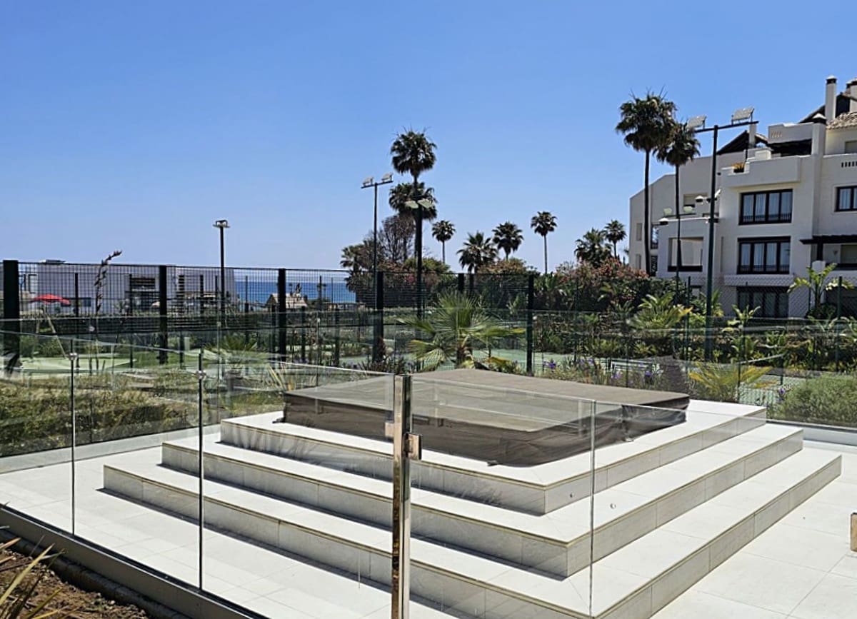 2 bedroom Apartment for sale in Estepona with pool - € 1,500,000 (Ref: 8990223)