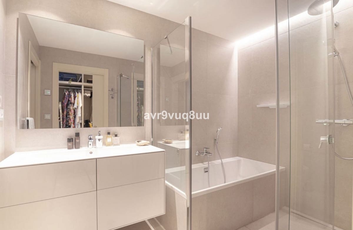 2 quarto Apartamento para venda em Estepona com piscina - 1 500 000 € (Ref: 8990223)