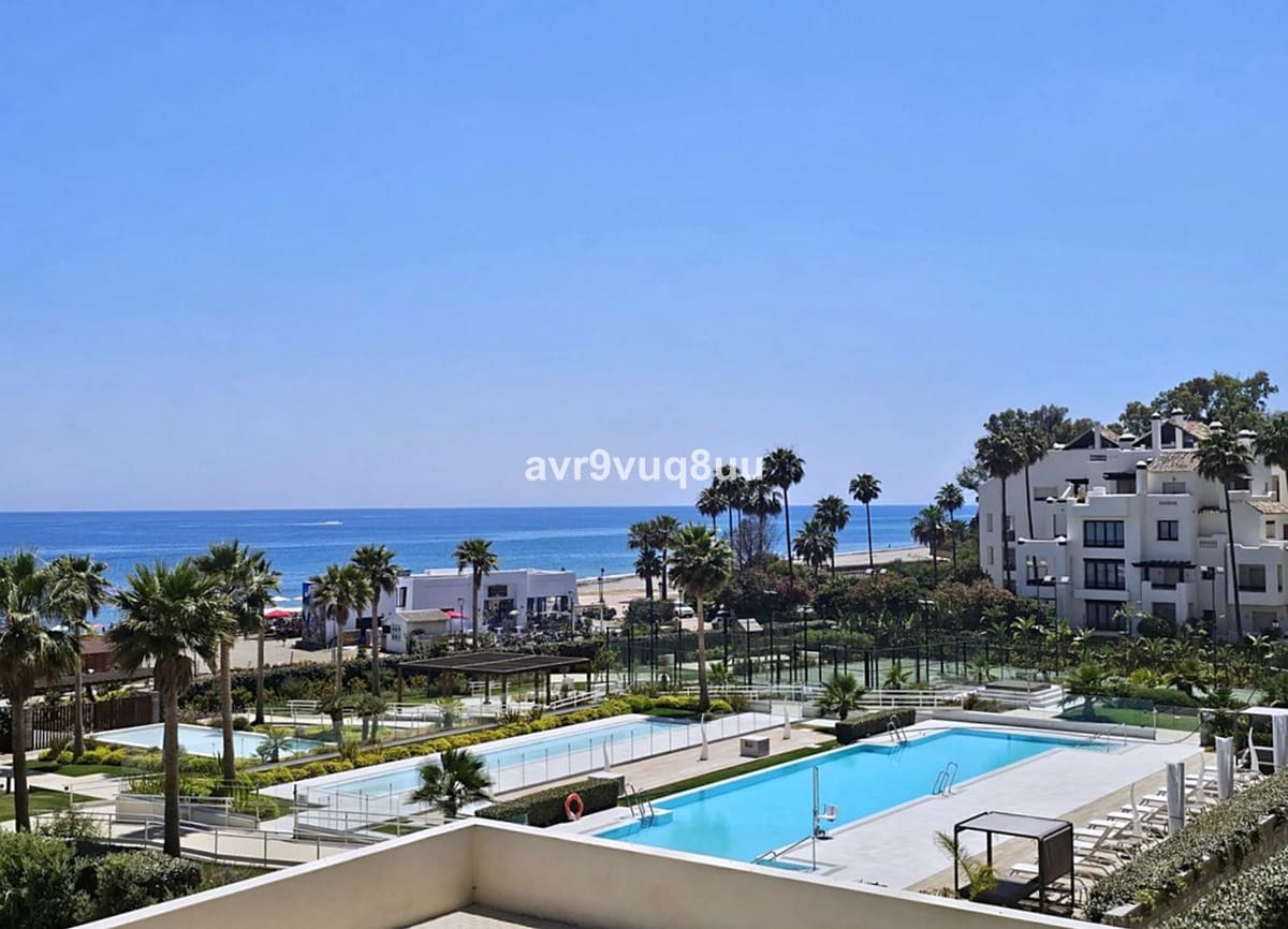 2 quarto Apartamento para venda em Estepona com piscina - 1 500 000 € (Ref: 8990223)