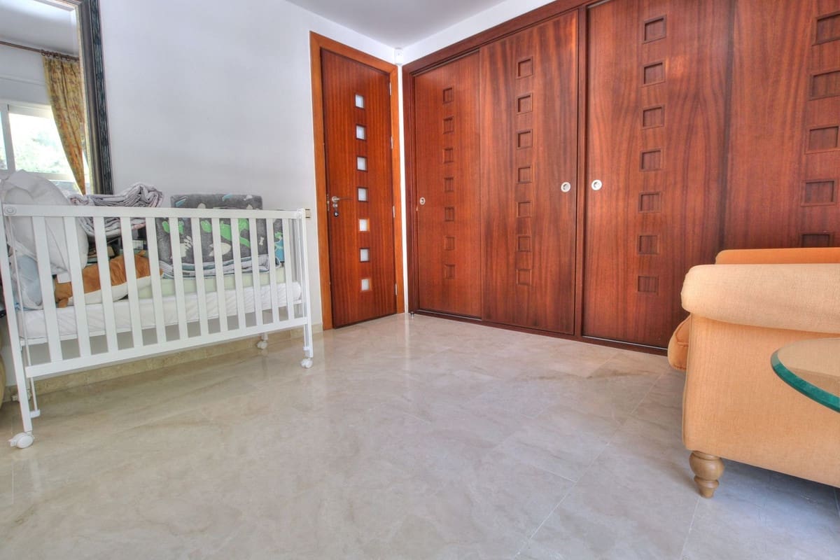 3 soveværelse Byhus til salg i La Cala Golf med swimmingpool garage - € 630.000 (Ref: 9021184)