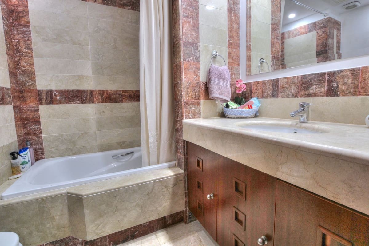 3 slaapkamer Huis te koop in La Cala Golf met zwembad garage - € 630.000 (Ref: 9021184)