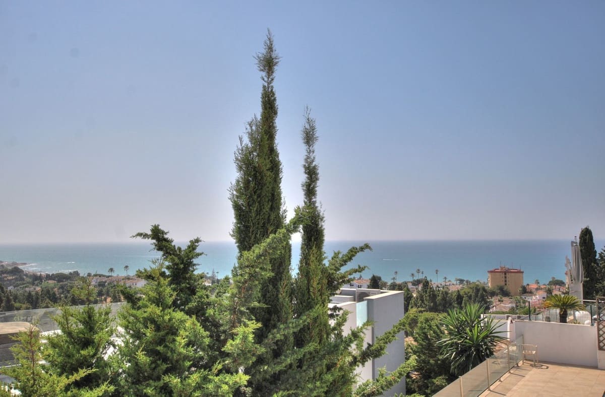 4 chambre Villa/Maison à vendre à La Cala de Mijas avec piscine garage - 995 000 € (Ref: 9086217)