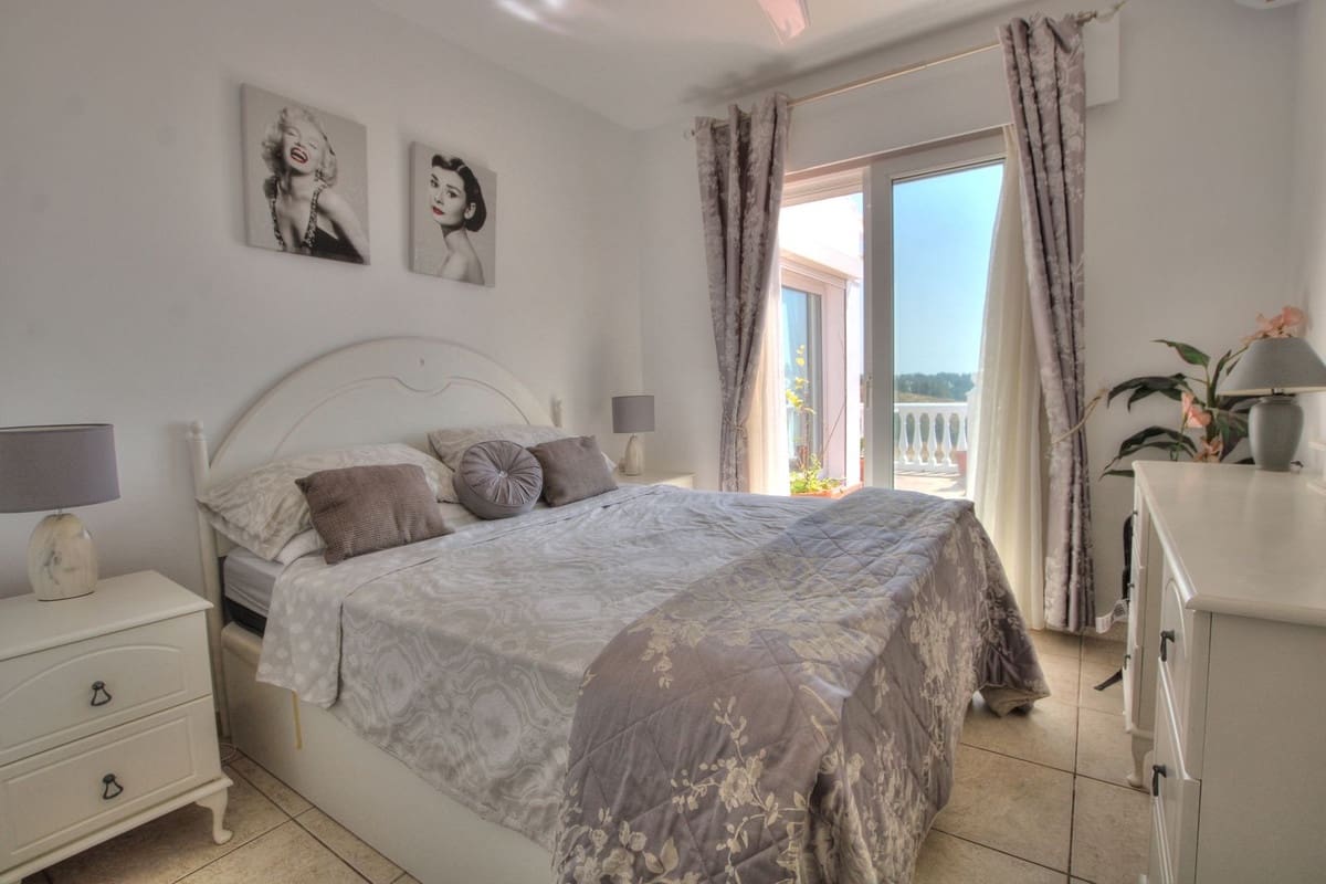 4 chambre Villa/Maison à vendre à La Cala de Mijas avec piscine garage - 995 000 € (Ref: 9086217)