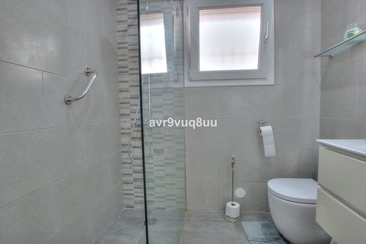 4 bedroom Villa for sale in La Cala de Mijas with pool garage - € 995,000 (Ref: 9086217)