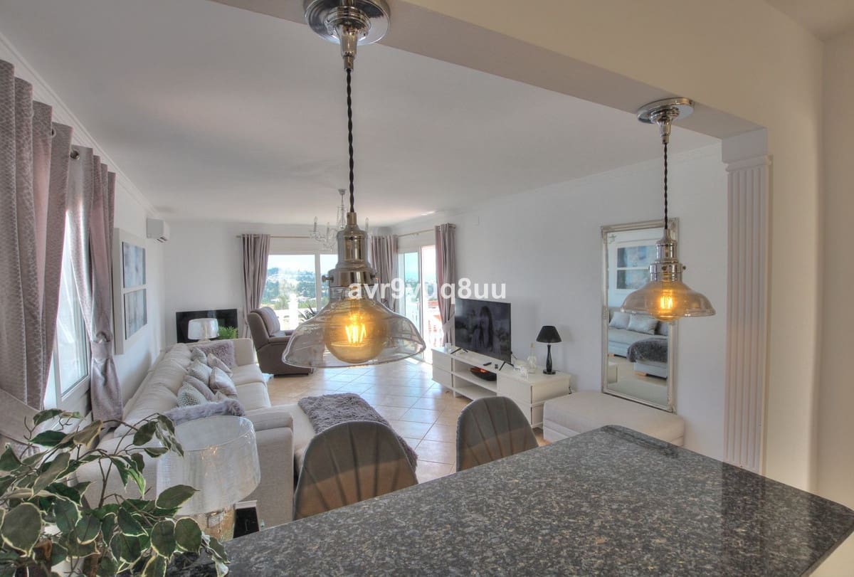 4 bedroom Villa for sale in La Cala de Mijas with pool garage - € 995,000 (Ref: 9086217)