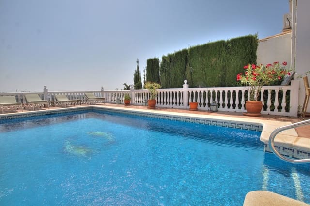 Chalet de 4 habitaciones en La Cala de Mijas, Mijas en venta con piscina garaje - 995.000 € (Ref: 9086217)