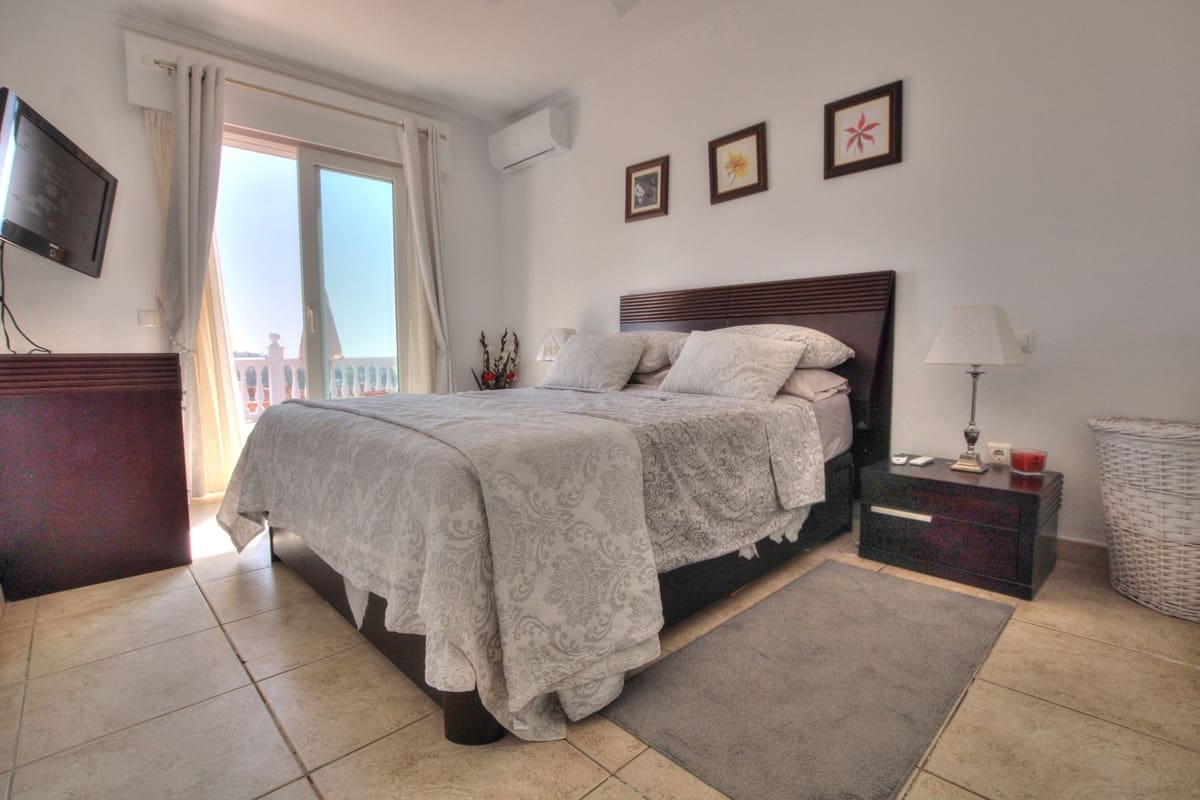 4 slaapkamer Villa te koop in La Cala de Mijas met zwembad garage - € 945.000 (Ref: 9086217)