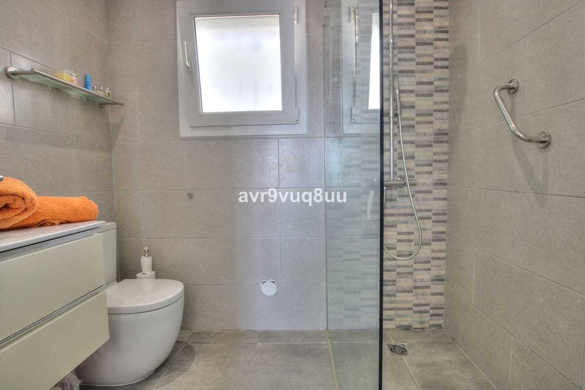 4 bedroom Villa for sale in La Cala de Mijas with pool garage - € 945,000 (Ref: 9086217)