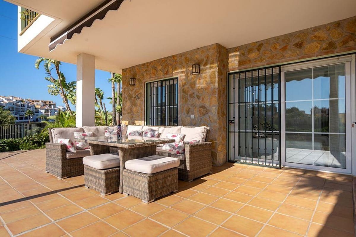 2 soveværelse Lejlighed til salg i Miraflores med swimmingpool garage - € 295.000 (Ref: 9088304)