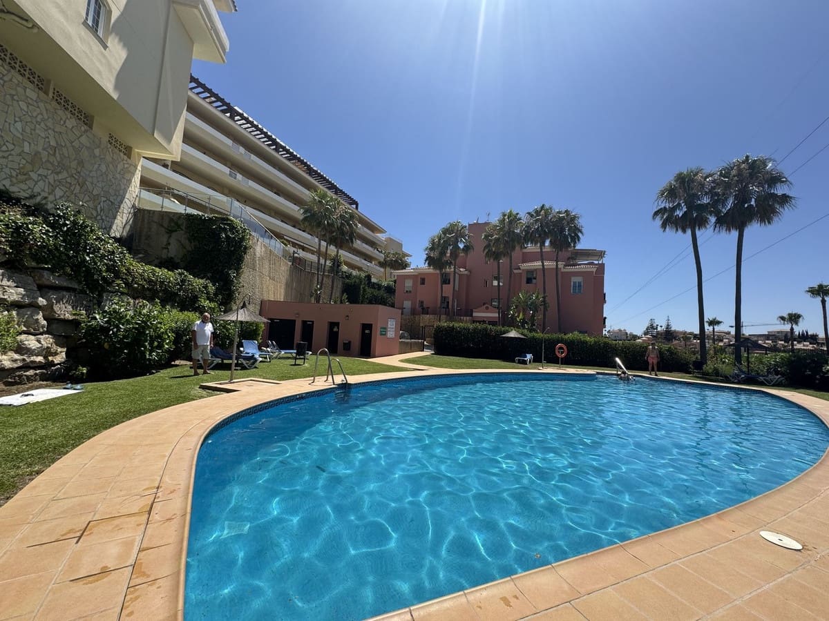 2 soveværelse Lejlighed til salg i Miraflores med swimmingpool garage - € 295.000 (Ref: 9088304)