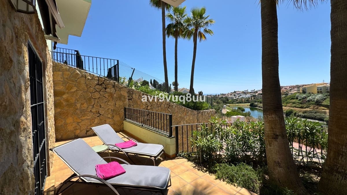 2 bedroom Apartment for sale in Miraflores with pool garage - € 295,000 (Ref: 9088304)