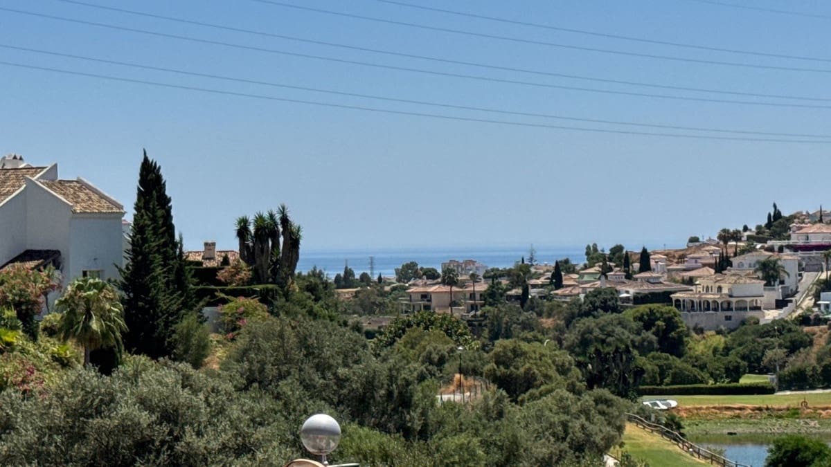 2 soveværelse Lejlighed til salg i Miraflores med swimmingpool garage - € 295.000 (Ref: 9088304)