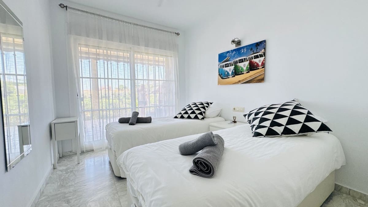 2 soveværelse Lejlighed til salg i Miraflores med swimmingpool garage - € 295.000 (Ref: 9088304)