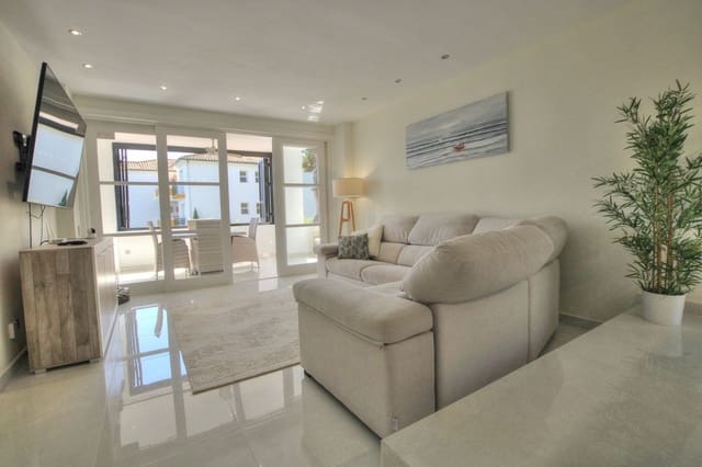 2 soveværelse Lejlighed til salg i Elviria, Marbella med swimmingpool garage - € 639.950 (Ref: 9116492)