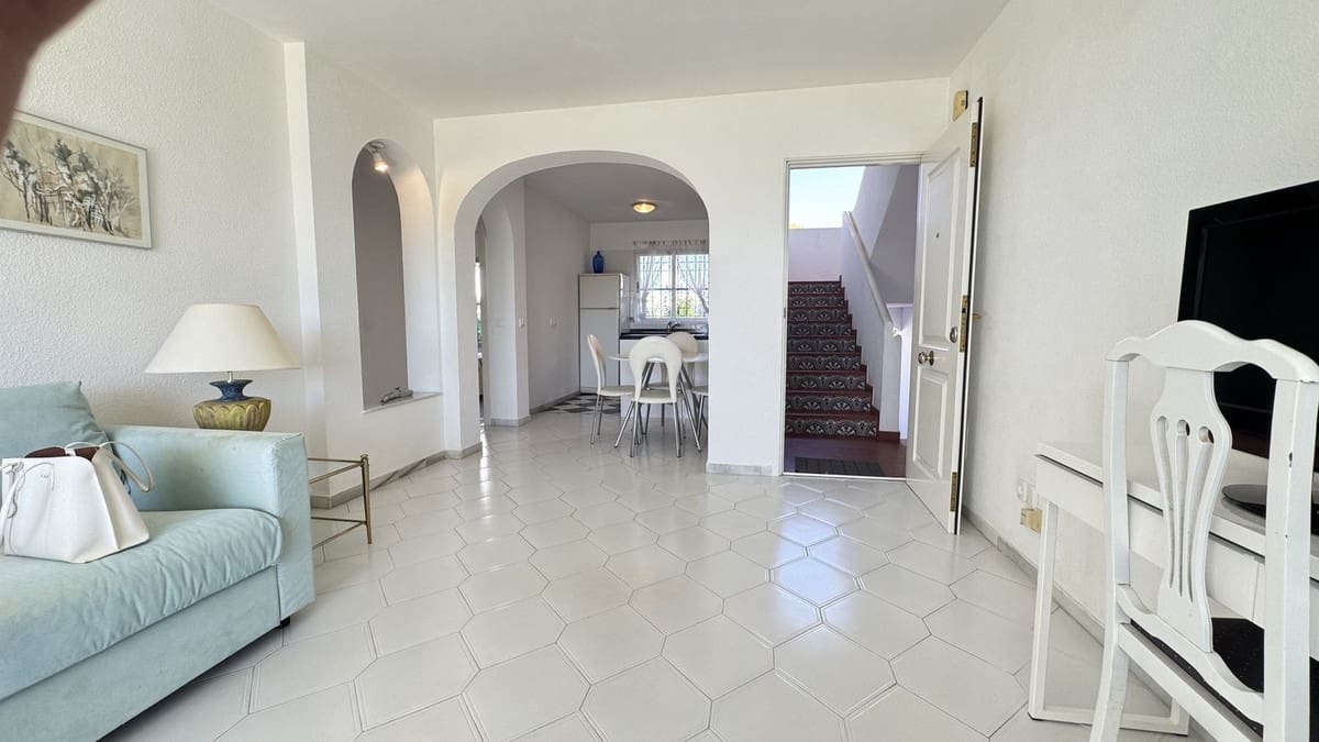 2 soveværelse Lejlighed til salg i Miraflores med swimmingpool garage - € 329.950 (Ref: 9158171)