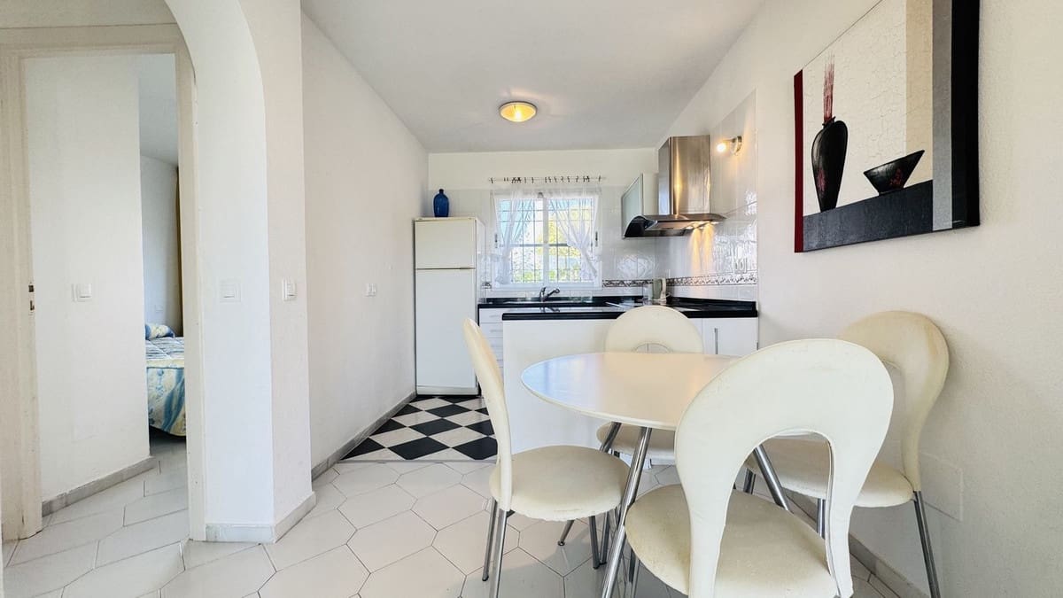 2 soveværelse Lejlighed til salg i Miraflores med swimmingpool garage - € 329.950 (Ref: 9158171)