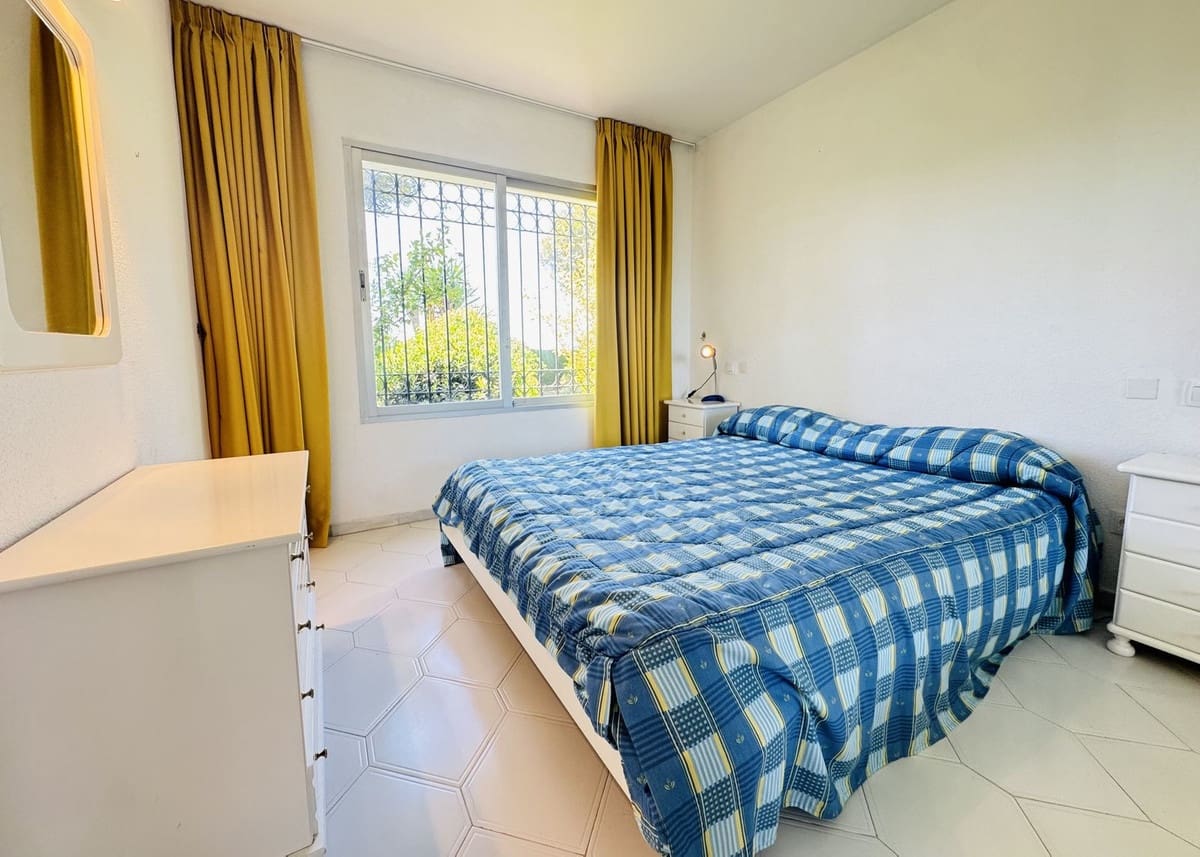 2 soveværelse Lejlighed til salg i Miraflores med swimmingpool garage - € 329.950 (Ref: 9158171)