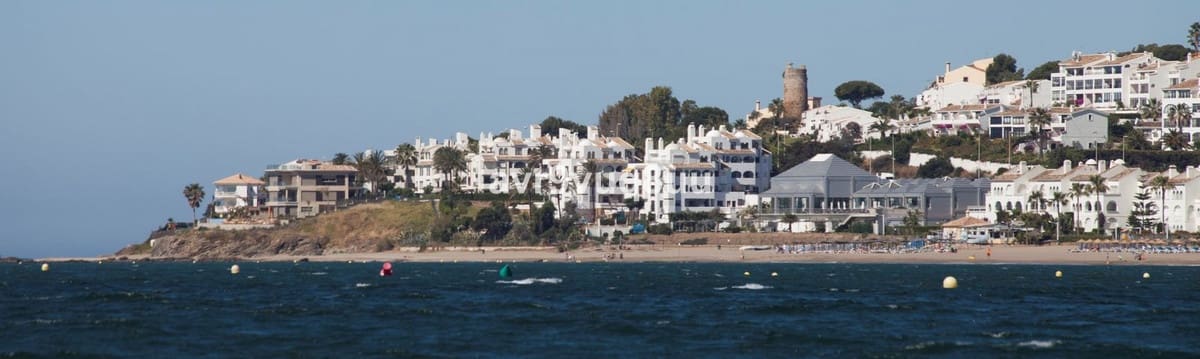 2 bedroom Apartment for sale in Mijas Costa with pool - € 393,000 (Ref: 9181705)