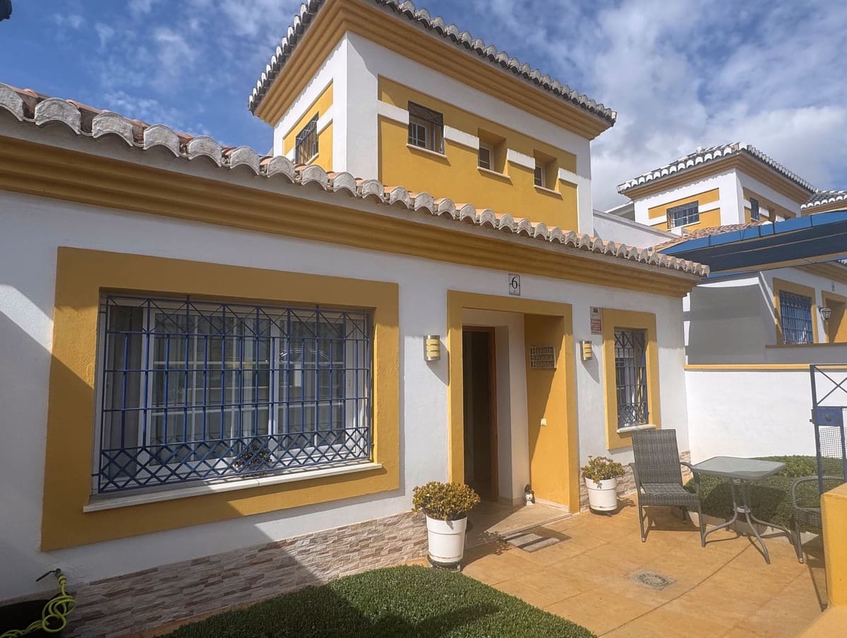 4 sypialnia Dom na sprzedaż w Calahonda z basenem garażem - 699 950 € (Ref: 9188928)