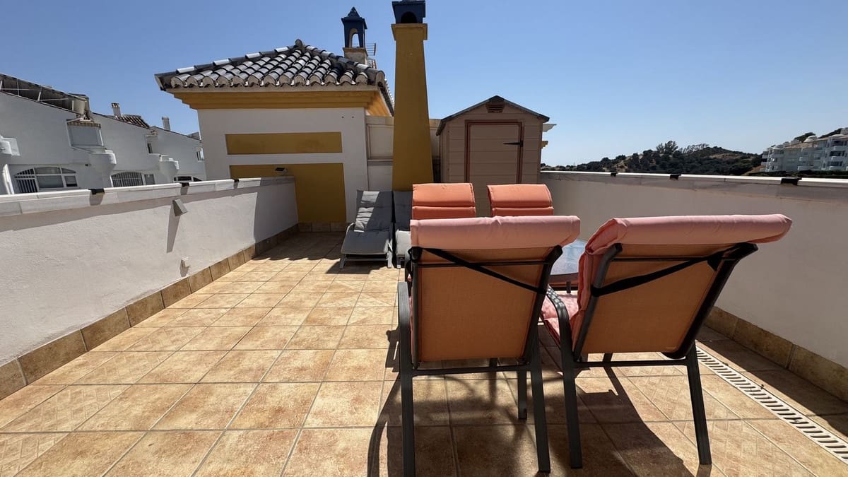 4 sypialnia Dom na sprzedaż w Calahonda z basenem garażem - 699 950 € (Ref: 9188928)