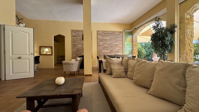 4 soverom Hus til salgs i Calahonda, Mijas med svømmebasseng garasje - € 699 950 (Ref: 9188928)