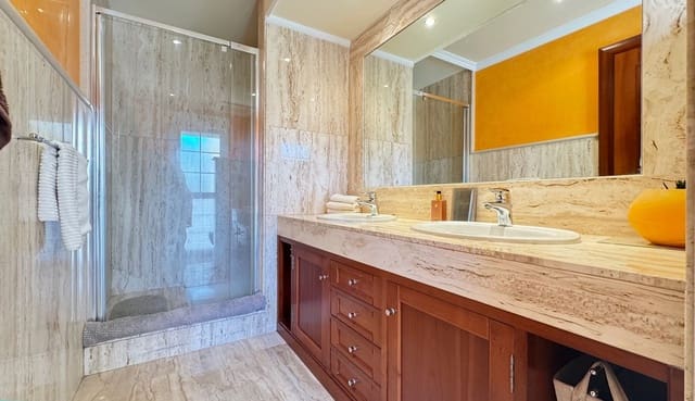 4 soverom Hus til salgs i Calahonda, Mijas med svømmebasseng garasje - € 699 950 (Ref: 9188928)