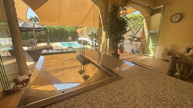 4 soverom Hus til salgs i Calahonda, Mijas med svømmebasseng garasje - € 699 950 (Ref: 9188928)