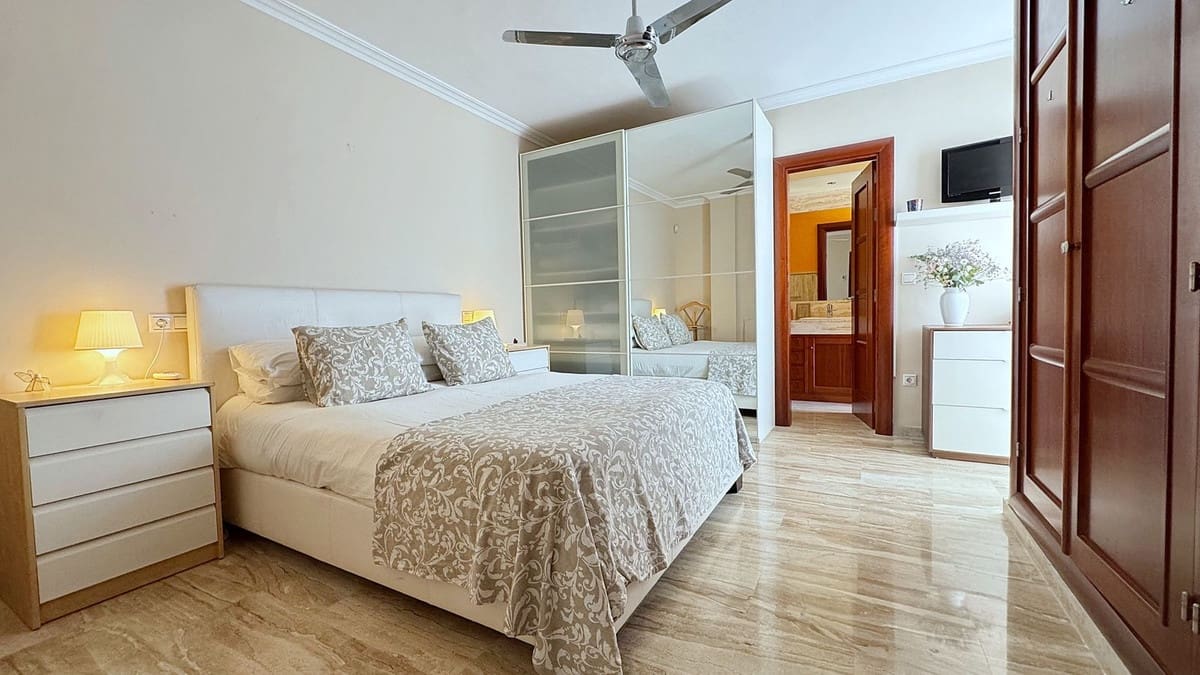 4 bedroom Townhouse for sale in Calahonda with pool garage - € 699,950 (Ref: 9188928)