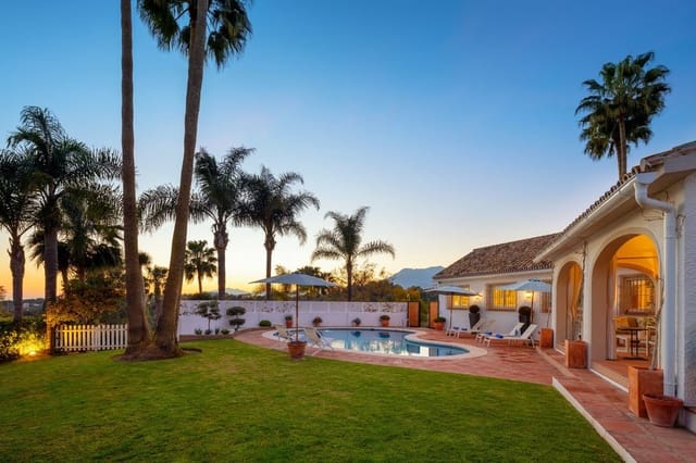 5 chambre Villa/Maison à vendre à El Rosario, Marbella avec piscine garage - 1 795 000 € (Ref: 9205569)