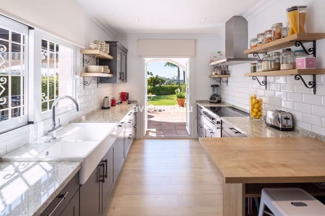 5 camera da letto Villa in vendita in El Rosario, Marbella con piscina garage - 1.795.000 € (Rif: 9205569)