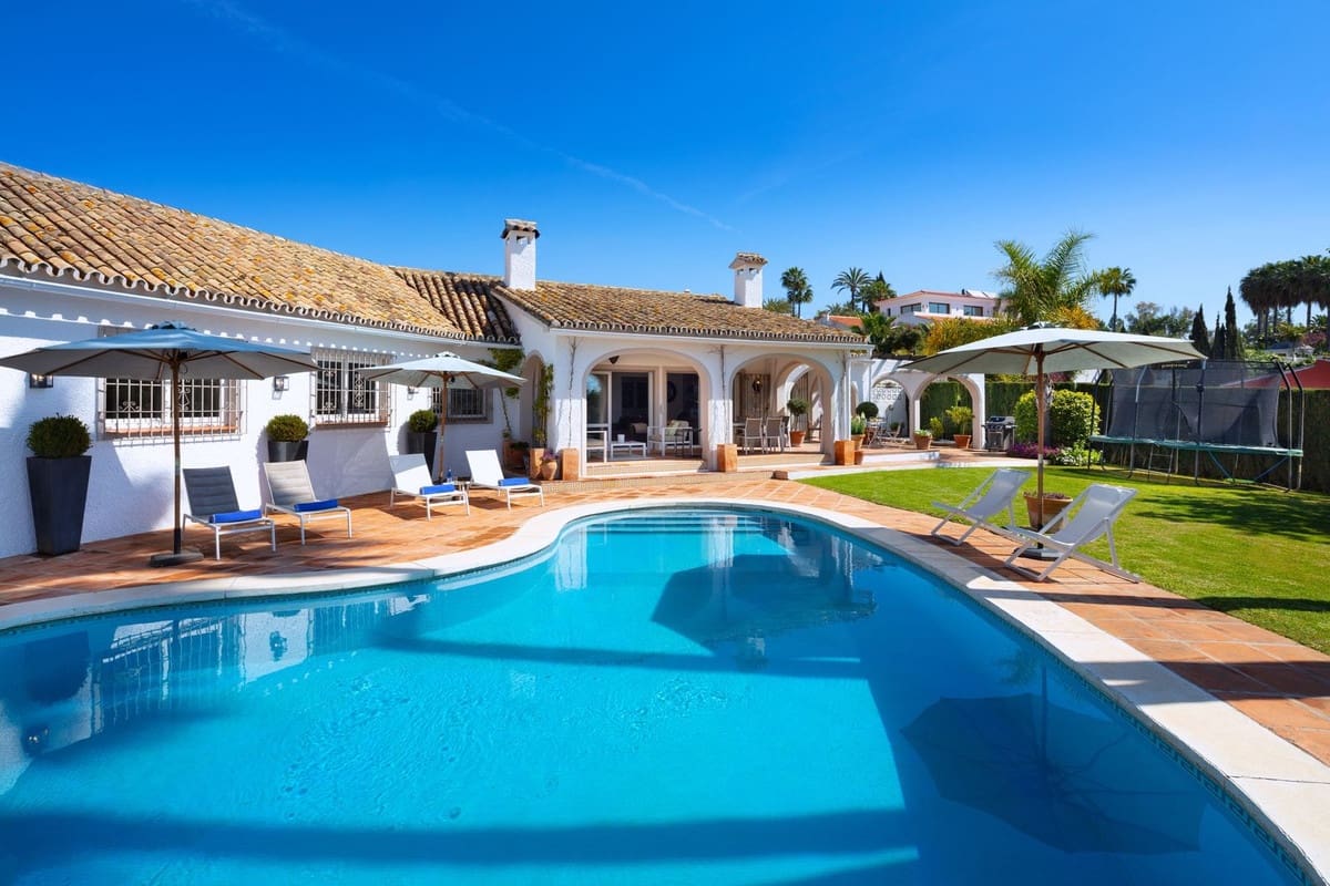 5 sovrum Villa till salu i El Rosario med pool garage - 1 795 000 € (Ref: 9205569)
