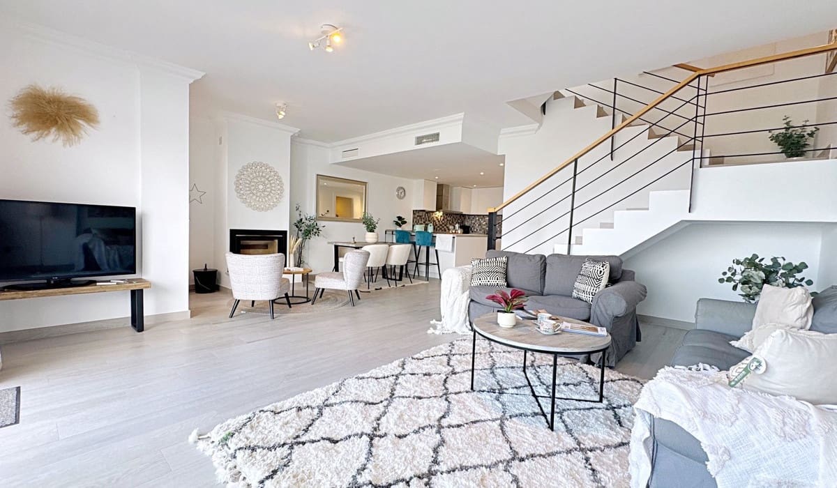 4 sovrum Hus till salu i La Mairena med pool garage - 649 950 € (Ref: 9229053)