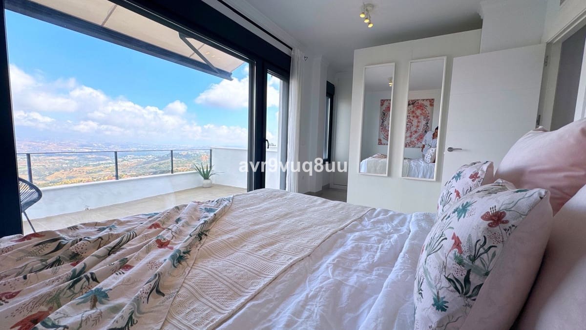 4 bedroom Townhouse for sale in La Mairena with pool garage - € 649,950 (Ref: 9229053)