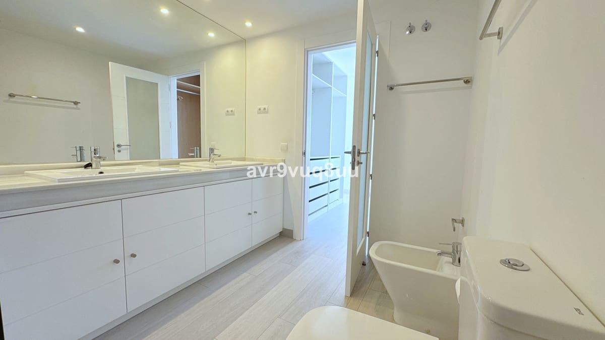 4 bedroom Townhouse for sale in La Mairena with pool garage - € 649,950 (Ref: 9229053)