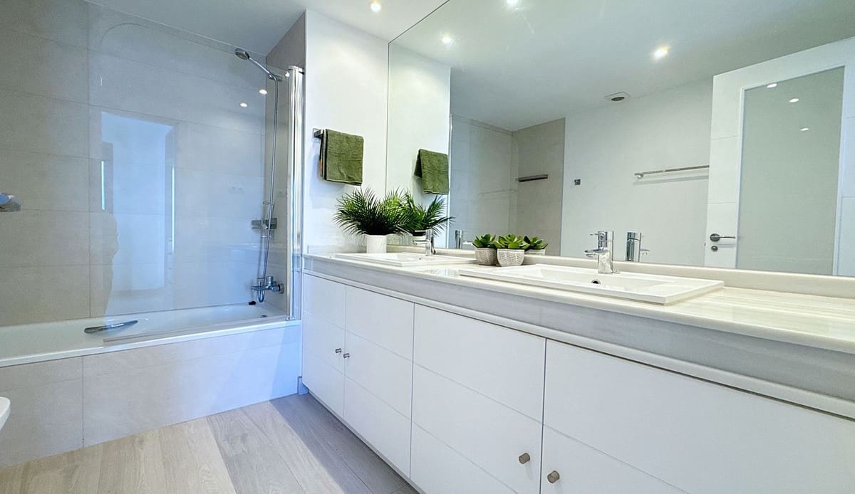 Casa de 4 habitaciones en La Mairena en venta con piscina garaje - 649.950 € (Ref: 9229053)