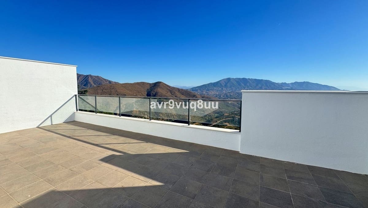 Casa de 4 habitaciones en La Mairena en venta con piscina garaje - 649.950 € (Ref: 9229053)