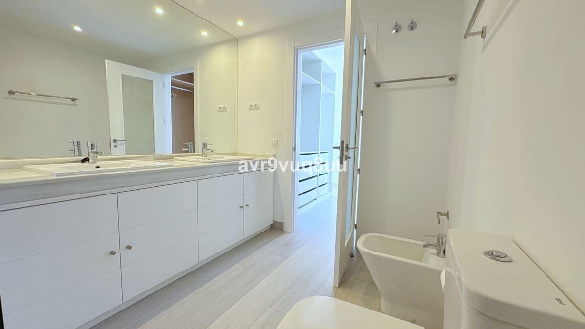 Casa de 4 habitaciones en La Mairena en venta con piscina garaje - 649.950 € (Ref: 9229053)