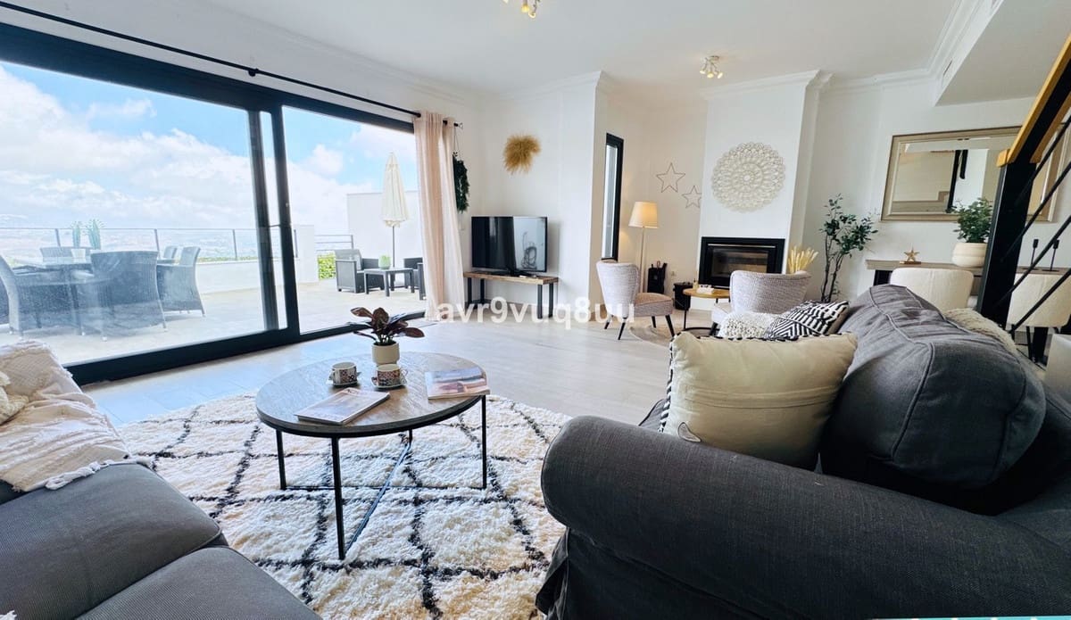 Casa de 4 habitaciones en La Mairena en venta con piscina garaje - 649.950 € (Ref: 9229053)