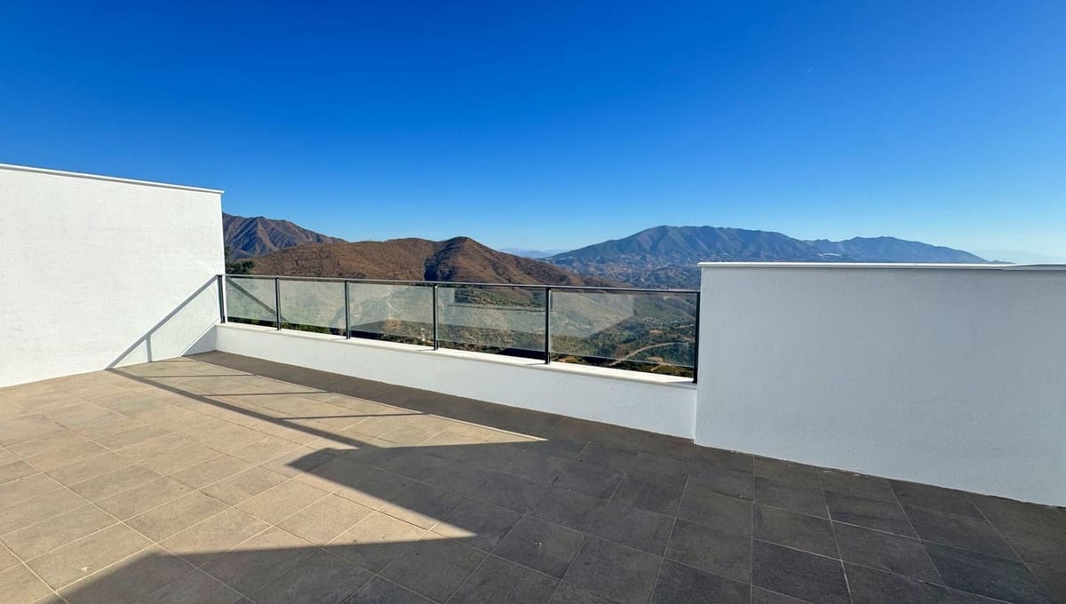 4 Zimmer Haus zu verkaufen in La Mairena mit Pool Garage - 595.000 € (Ref: 9229053)
